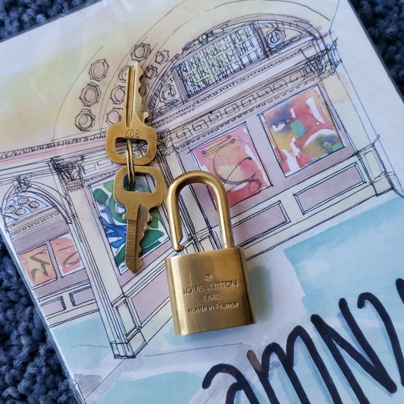 Louis Vuitton Lock & 2 Keys - LV Padlock - Picture 2 of 7